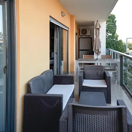 The Cosy Vilarosa Near The Apartmán